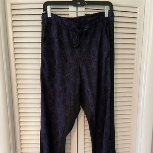 Athlete, Brooklyn jogger size 10 T